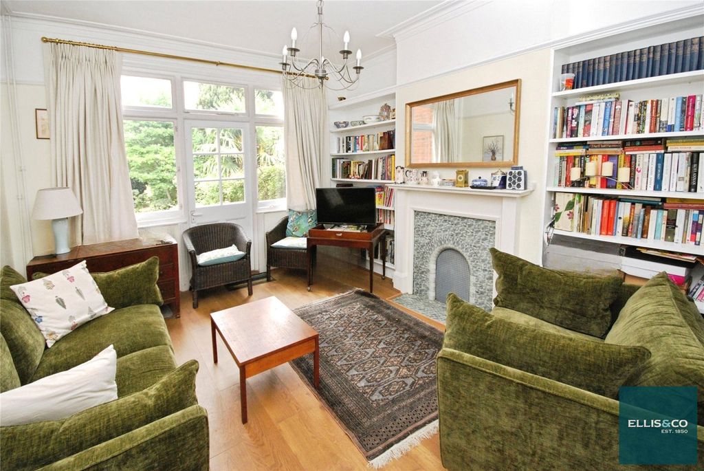 Property photo 2 of 14 Picture No. 12