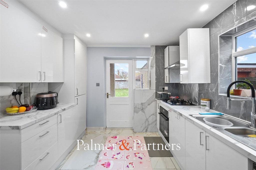 Property photo 2 of 12 Picture No. 21