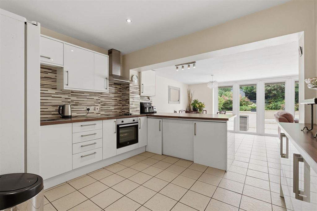 Property photo 1 of 29 9A Ash Green Road (28 Of 39).Jpg