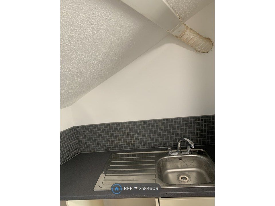 Property photo 2 of 15 Kitchen