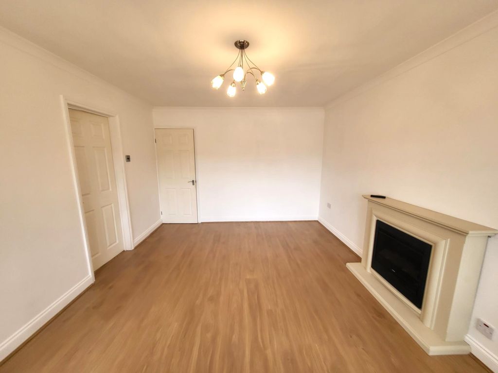 Property photo 3 of 11 Living Dining Room