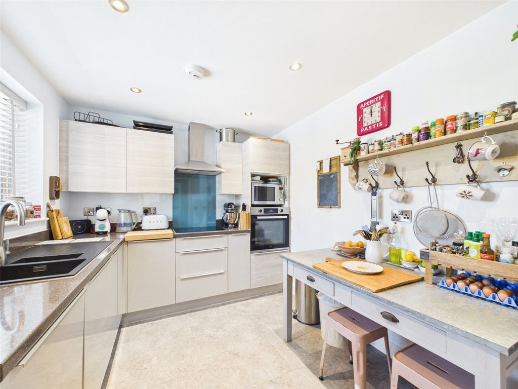 Property photo 2 of 16 Kitchen