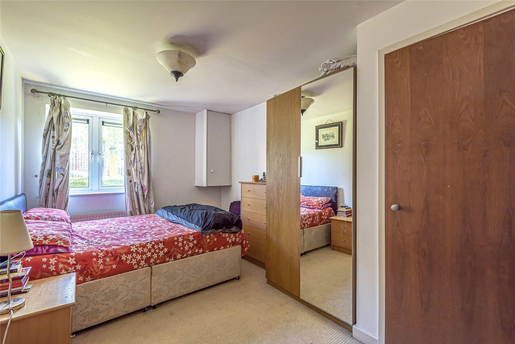 Property photo 3 of 6 Bedroom