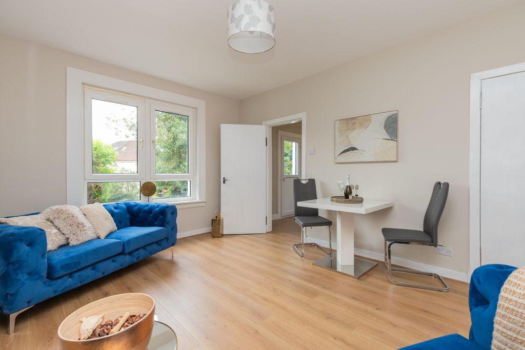 Property photo 3 of 23 89 Warden Road G13 2Yg-7