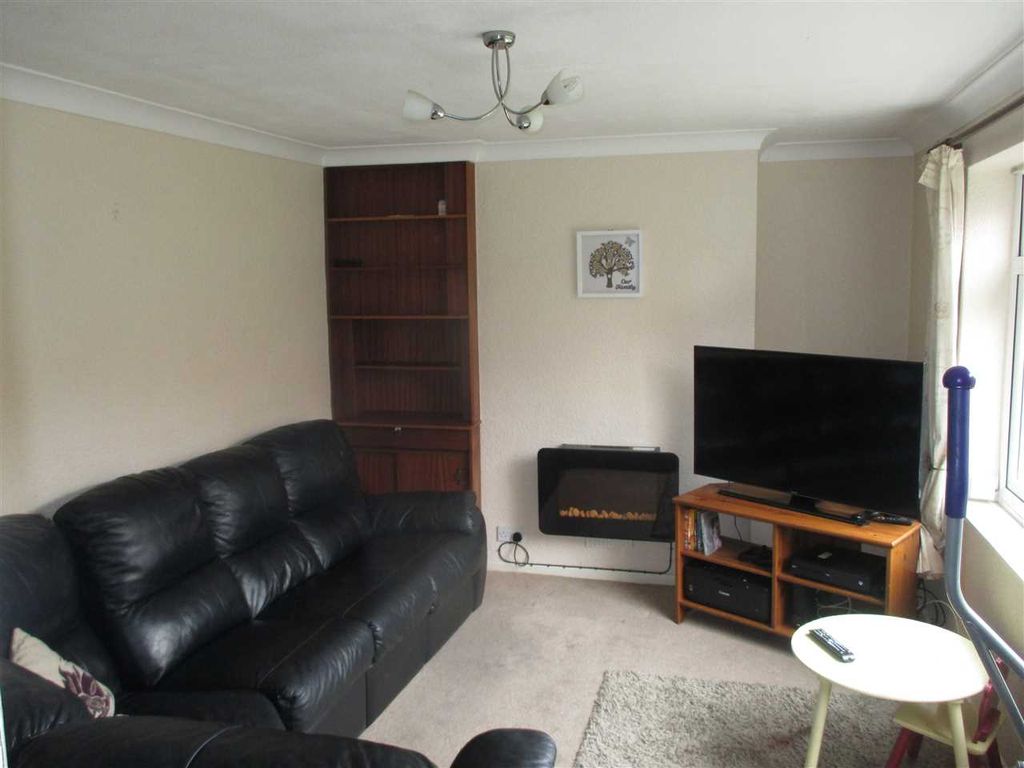 Property photo 1 of 4 Lounge