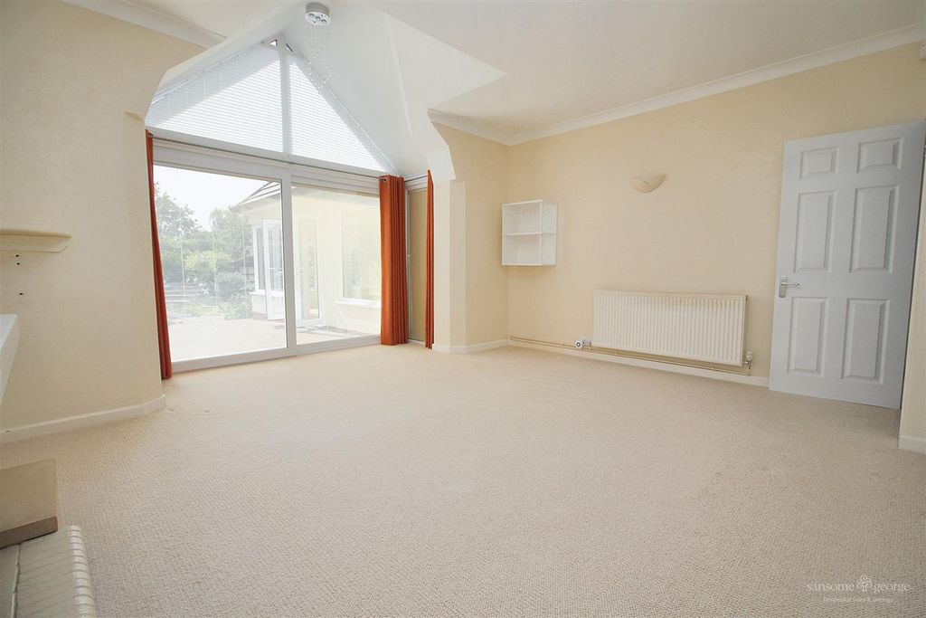 Property photo 3 of 18 Living Room