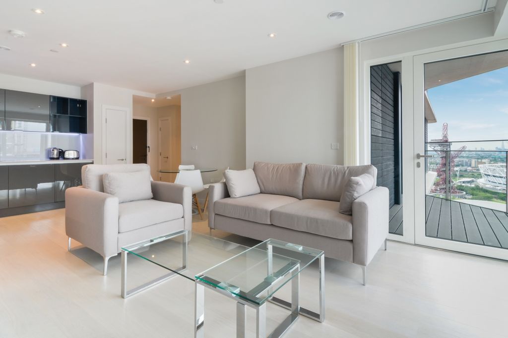 Property photo 2 of 7 Lounge