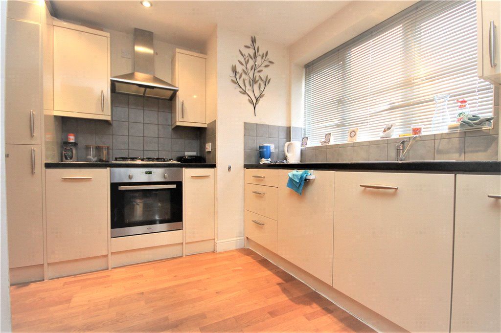 Property photo 3 of 7 Kitchen