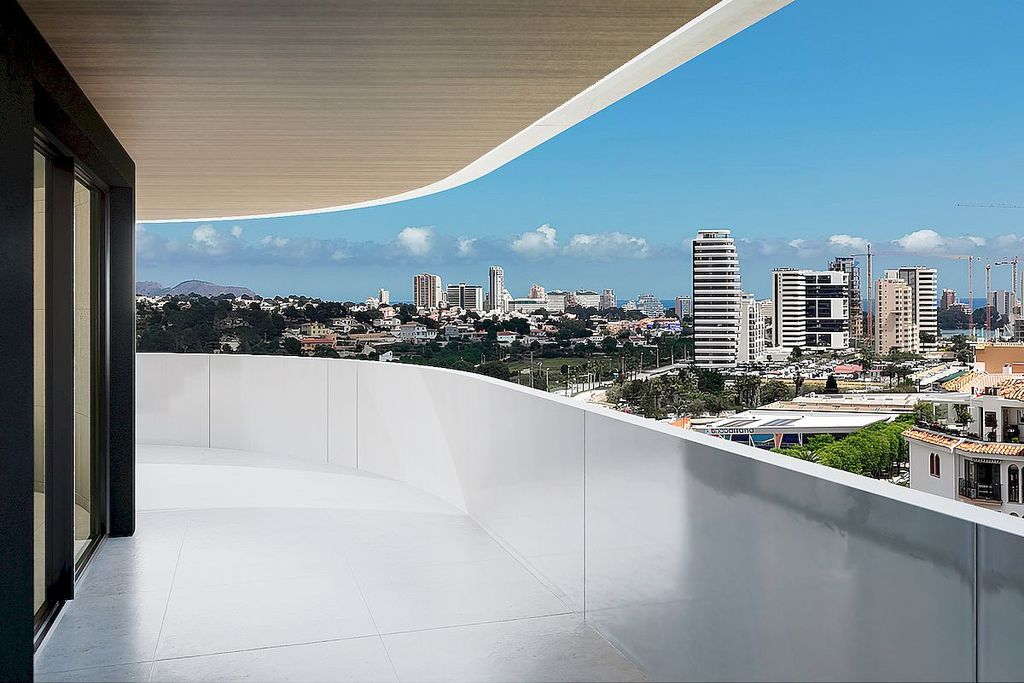 Property photo 3 of 18