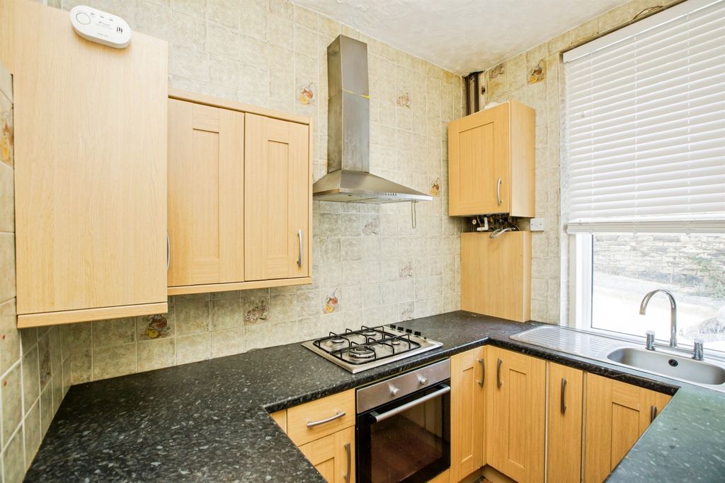 Property photo 3 of 12