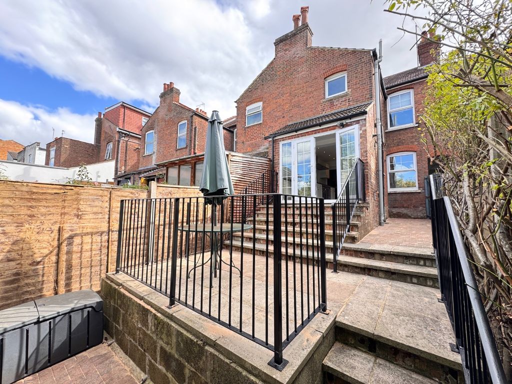 Property photo 3 of 19 4558982