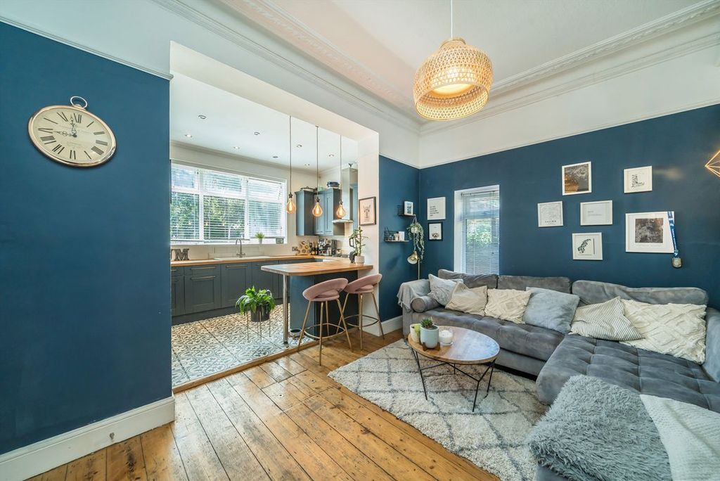 Property photo 2 of 12