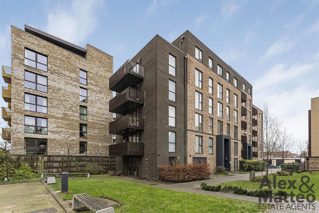 Property photo 1 of 10 Bloom Heights