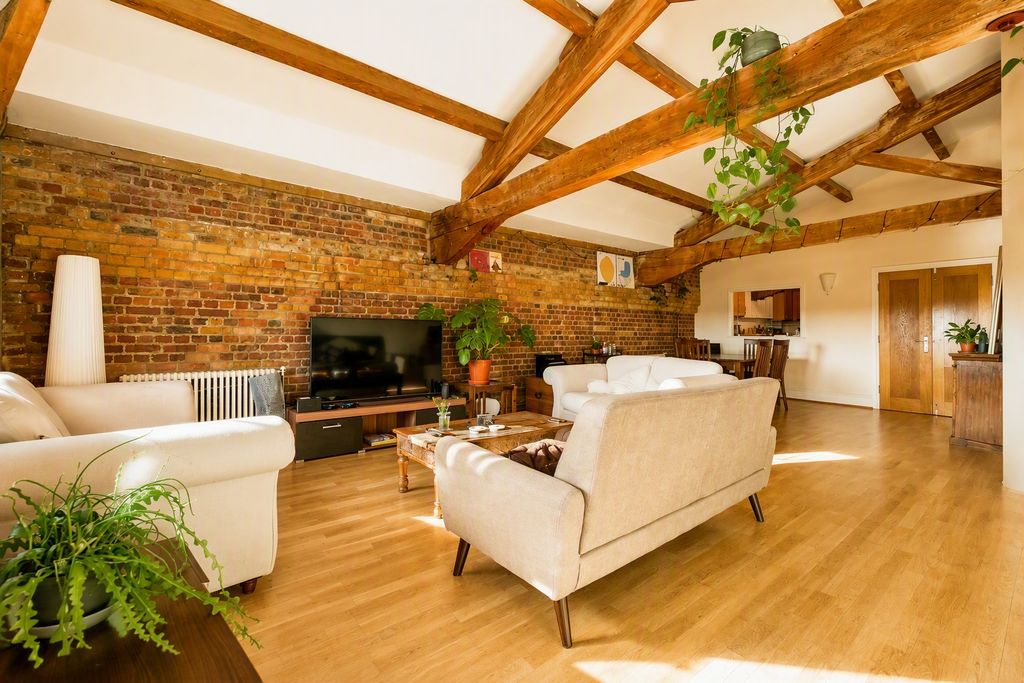 Property photo 3 of 22