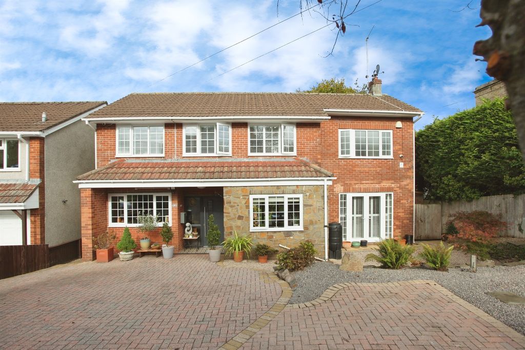 Property photo 1 of 42