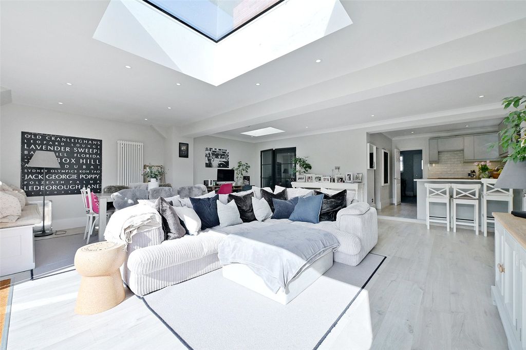 Property photo 3 of 10 Picture No. 02