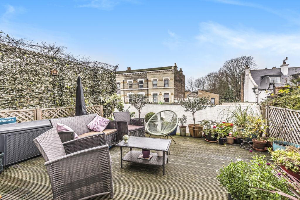 Property photo 2 of 6 06F505B0-F4dc-4668-A