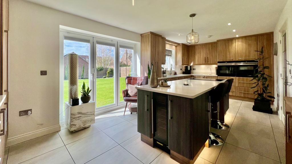 Property photo 2 of 38 Photo 40