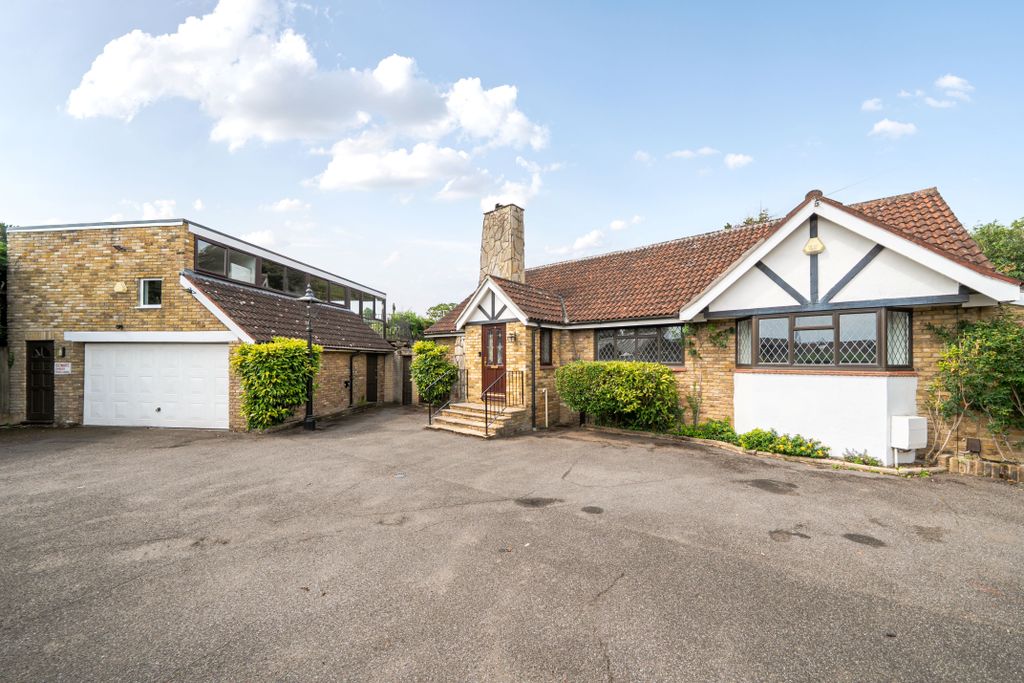 Property photo 1 of 23