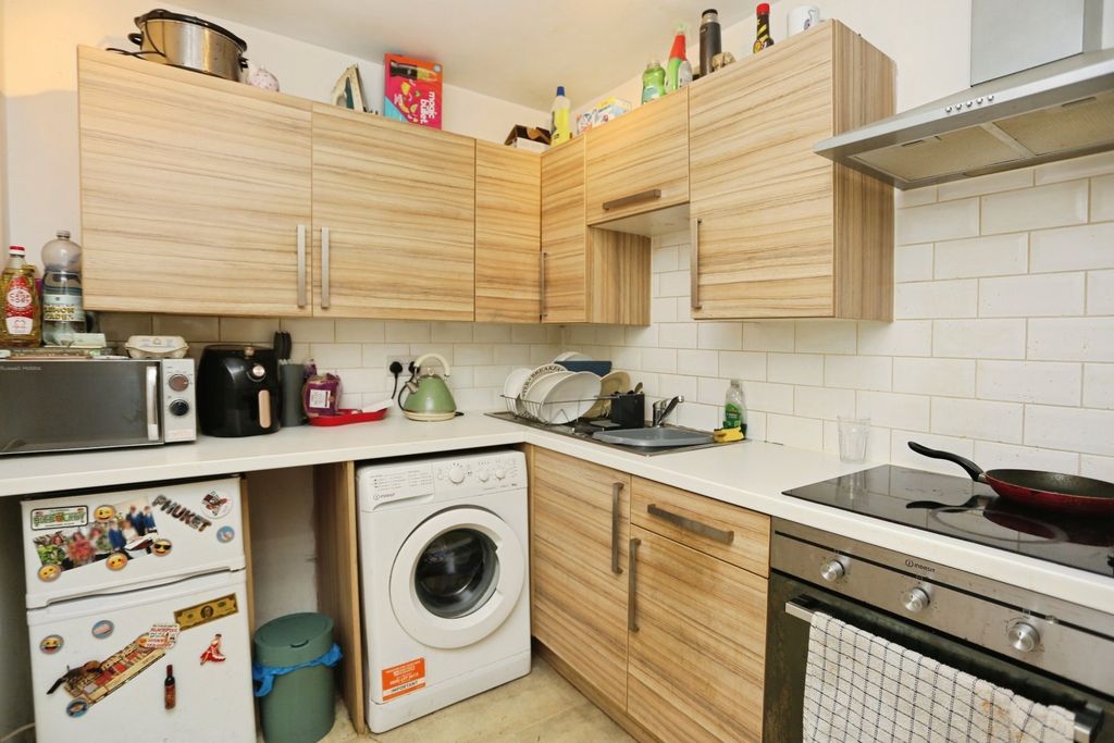 Property photo 2 of 8 Picture No. 06