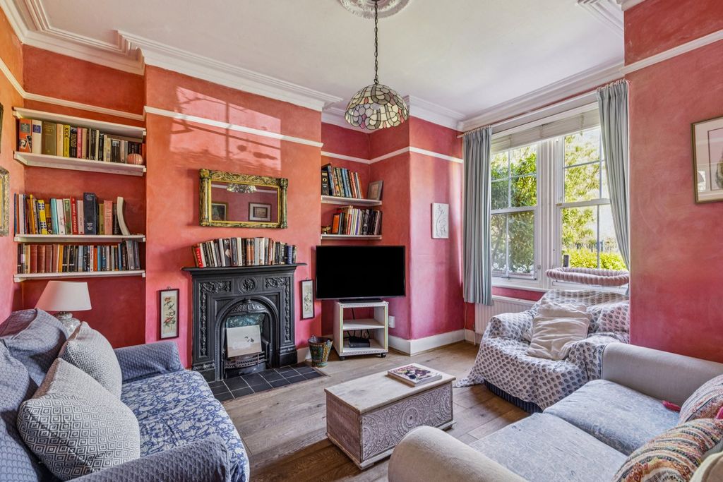 Property photo 3 of 12