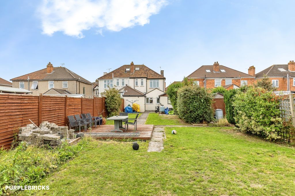 Property photo 2 of 22