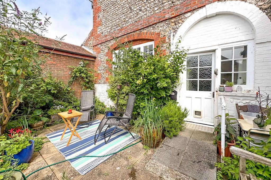 Property photo 3 of 11 Picture No. 12