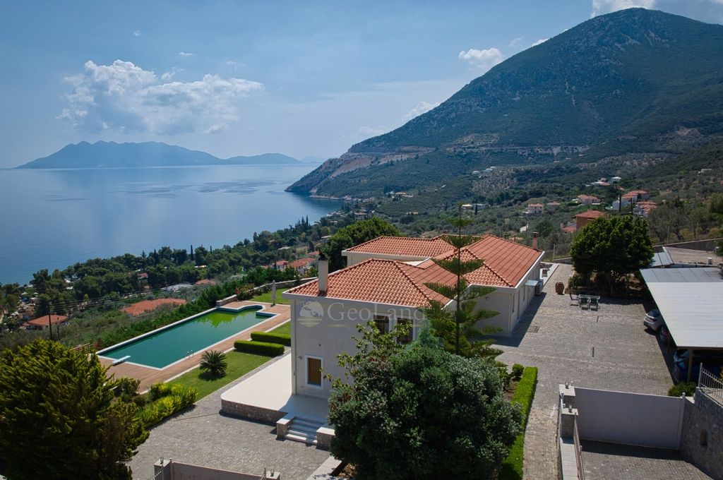 Property photo 1 of 43