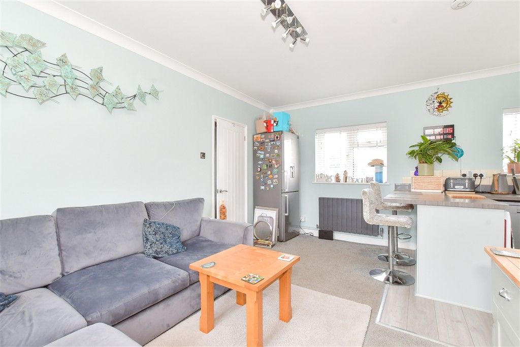 Property photo 1 of 9 Lounge/ Kitchen