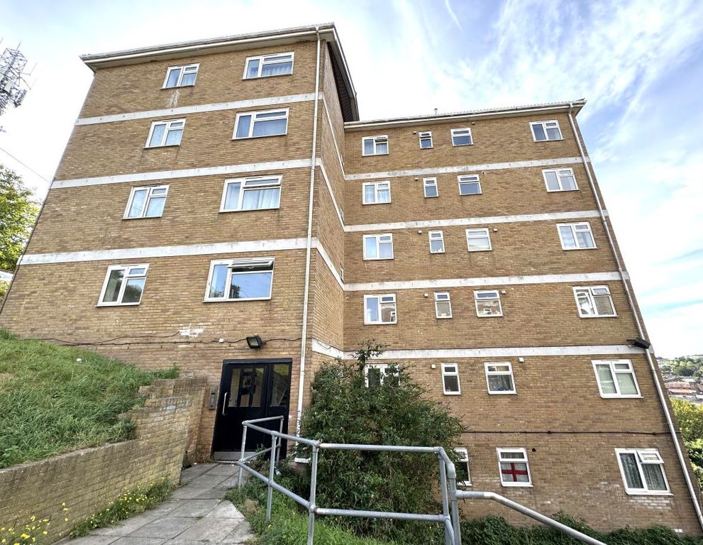 Property photo 1 of 6