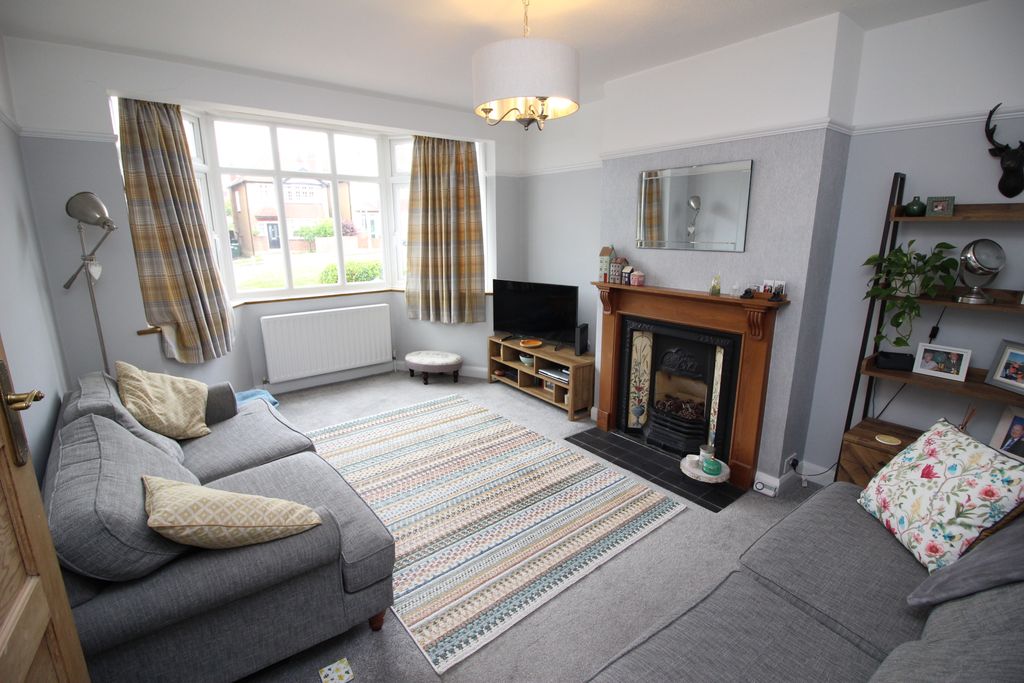 Property photo 2 of 14