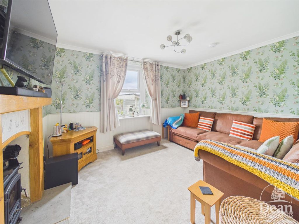 Property photo 2 of 30