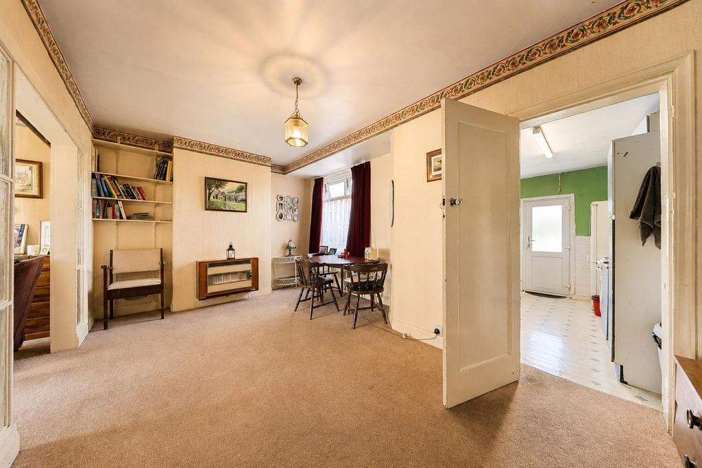 Property photo 3 of 20