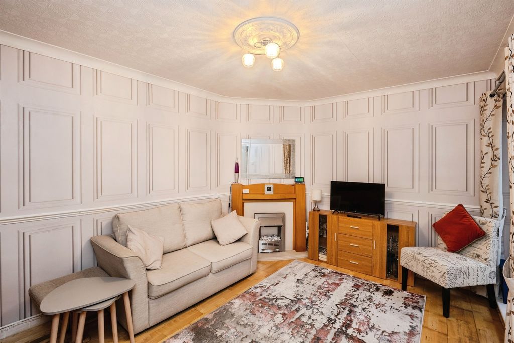 Property photo 3 of 20