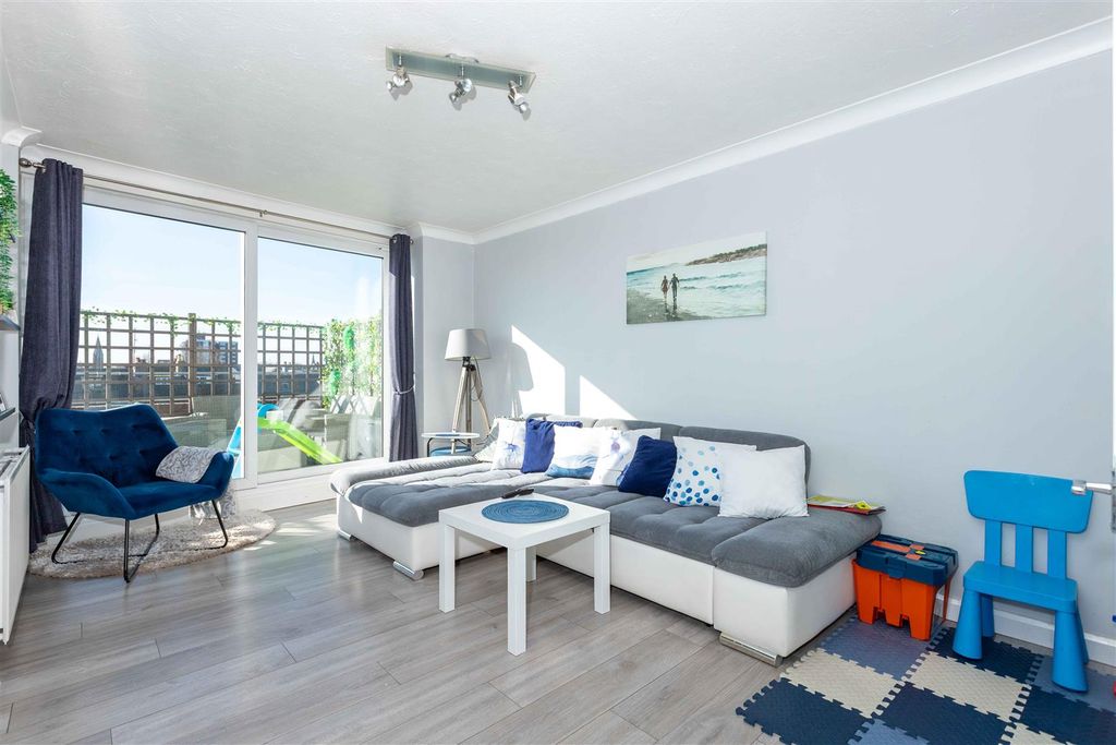 Property photo 3 of 15 Arundel-13.Jpg