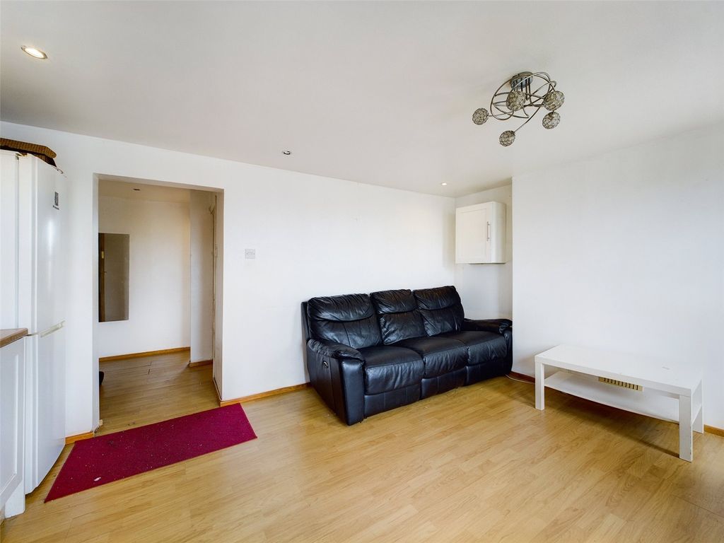 Property photo 3 of 9 Picture No. 13