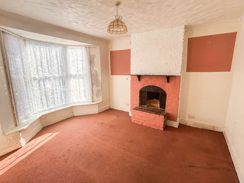 Property photo 2 of 11