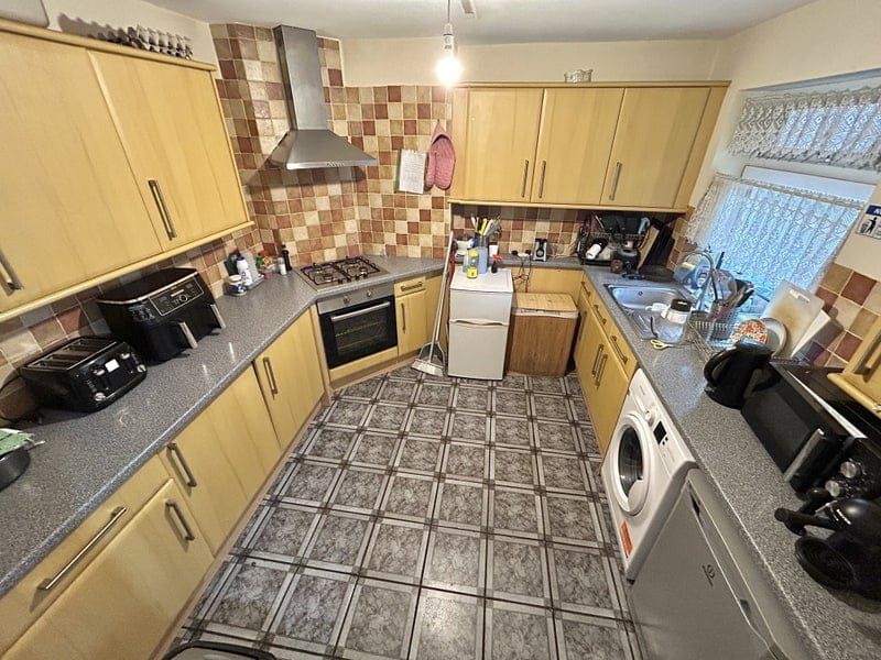 Property photo 2 of 3