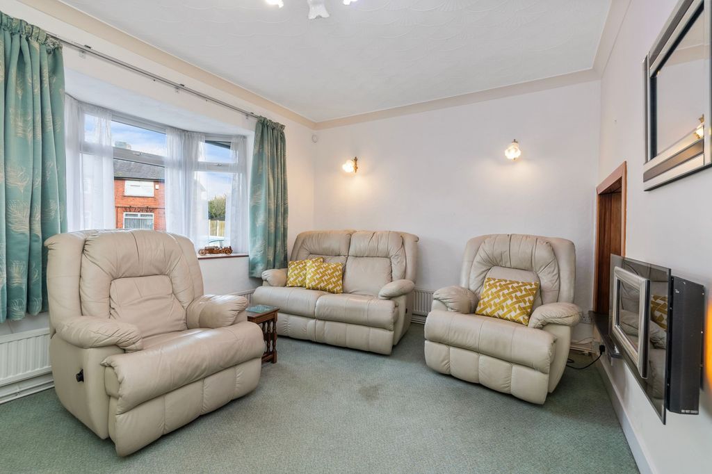 Property photo 3 of 26