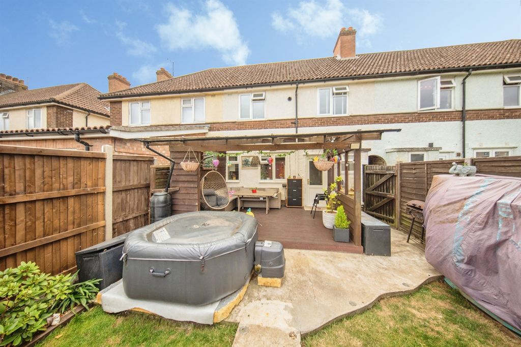 Property photo 3 of 16