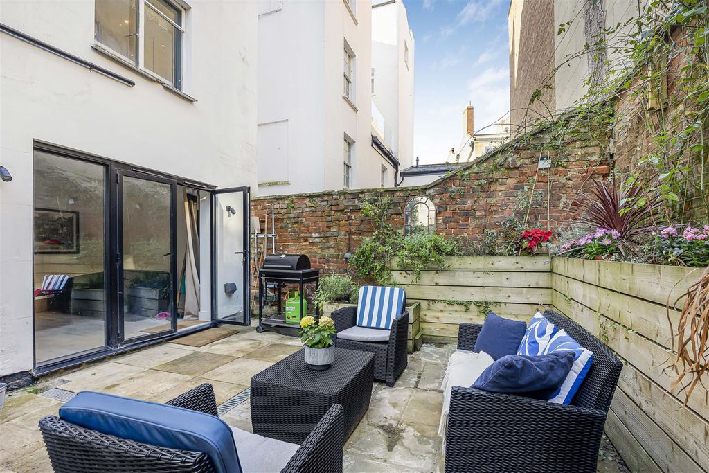 Property photo 2 of 23 52_45762.Jpg