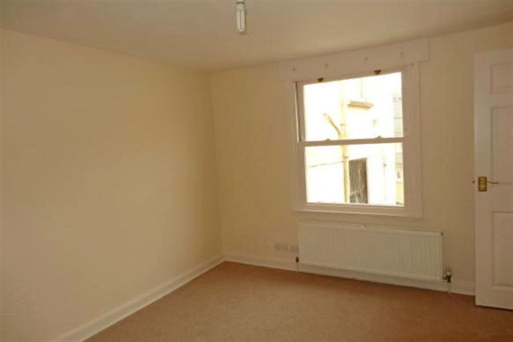 Property photo 3 of 4