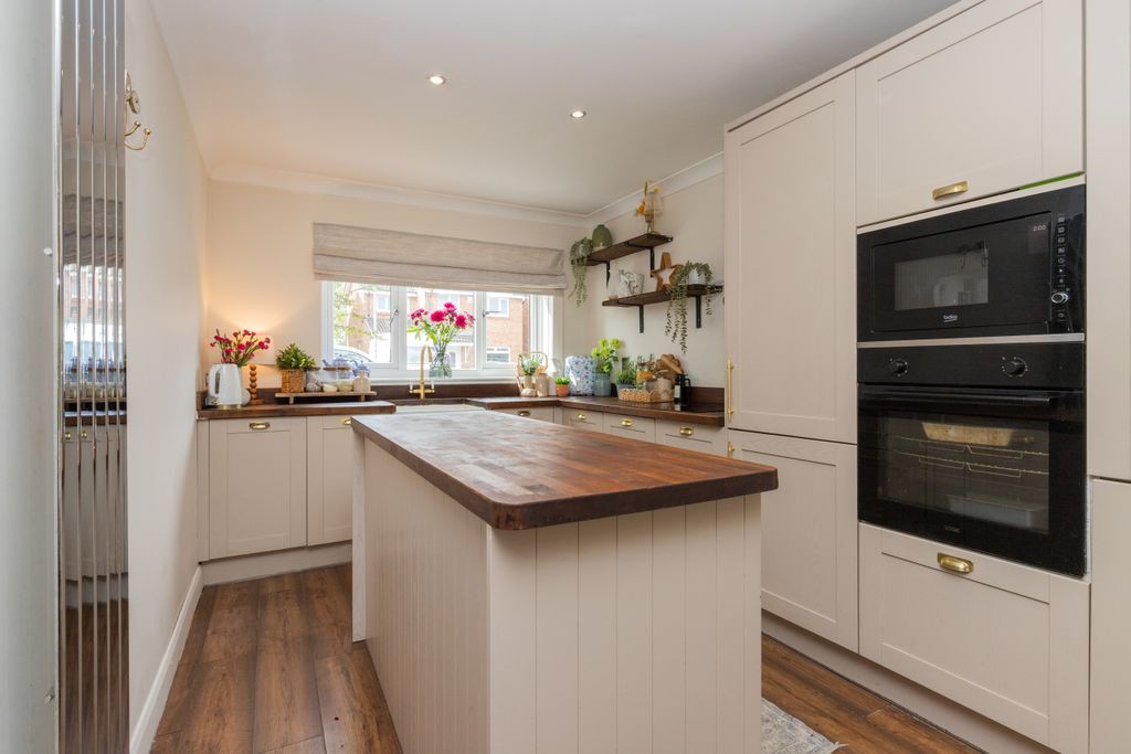 Additional image 5 of 4 bed detached house for saleFischer Gardens, Paisley, Renfrewshire PA1