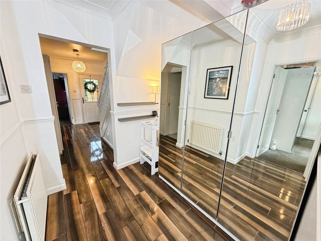 Property photo 3 of 28 Entrance Hallway