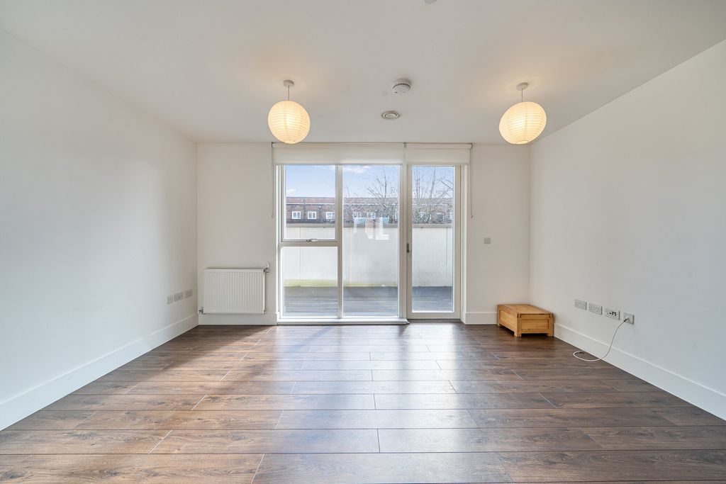 Property photo 2 of 16 1423539-8-69B030B...