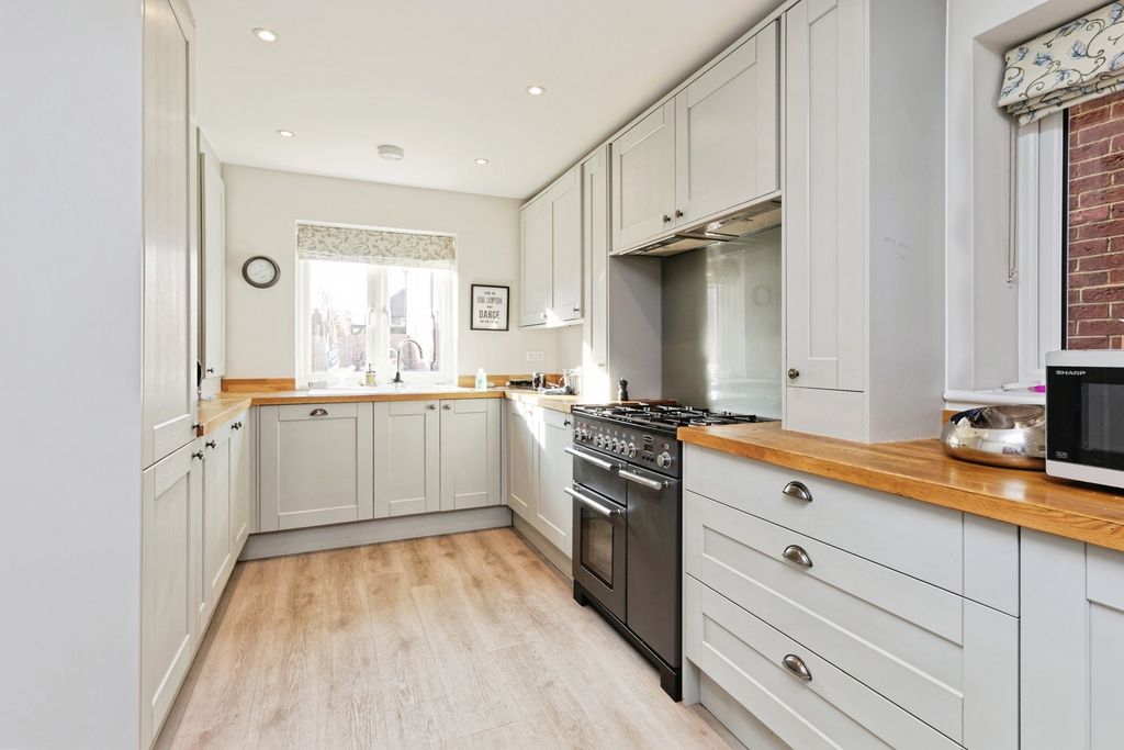 Property photo 2 of 17 Pbox-Img.Jpg