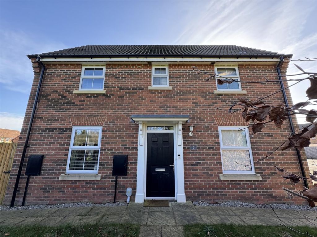 Property photo 1 of 14 Front