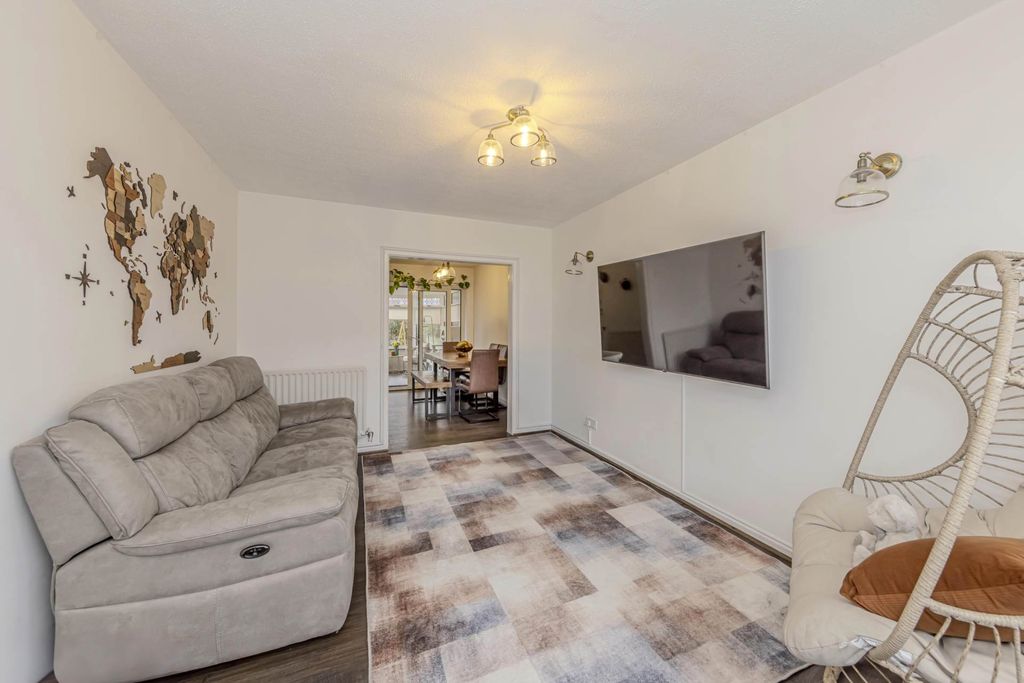 Property photo 3 of 24