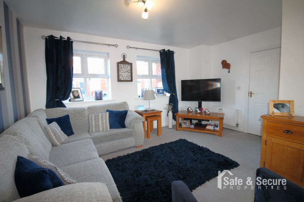 Property photo 2 of 19 Living Area