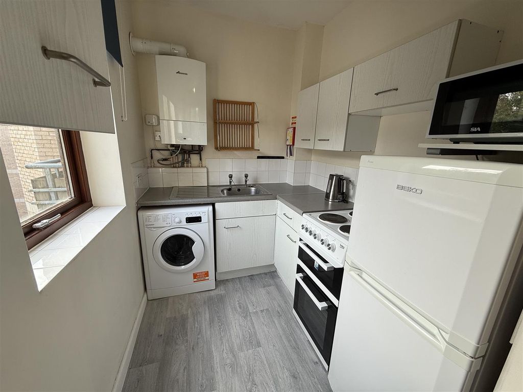 Property photo 3 of 8 5 Hertford 3.Jpg